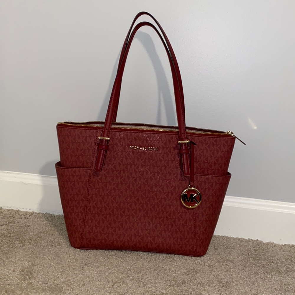 Jet Set Large Leather Top-Zip Tote Bag